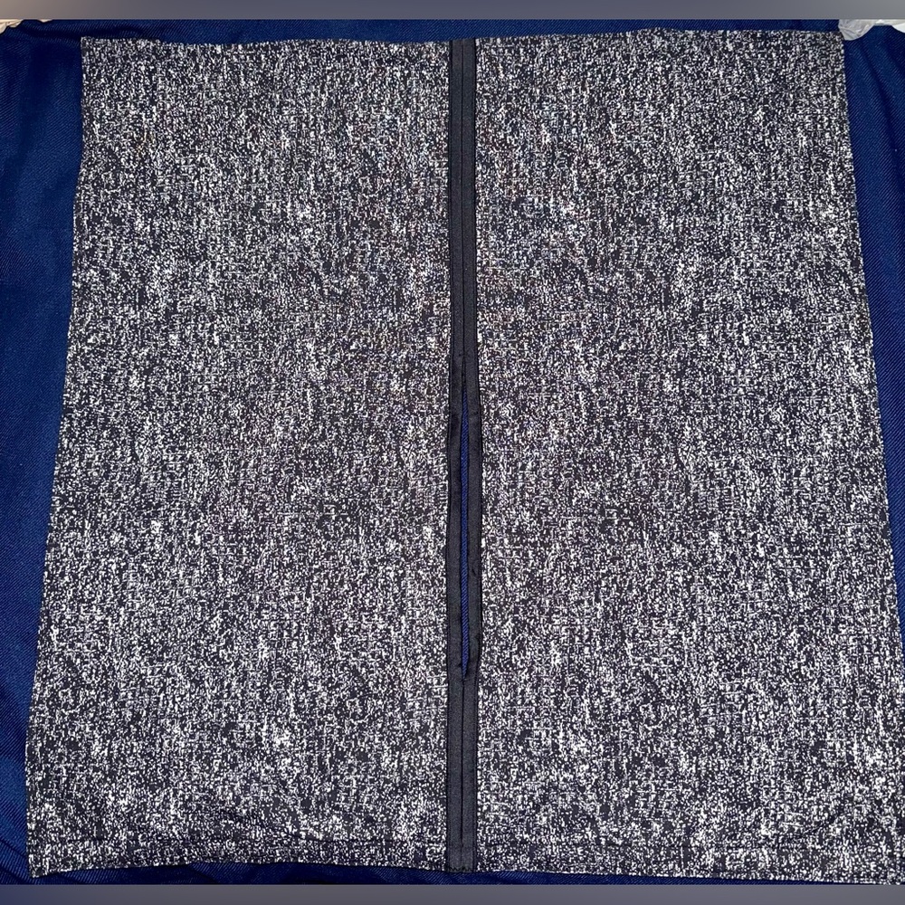 EUC Lululemon Athletica Black and Grey Vinyasa Wrap